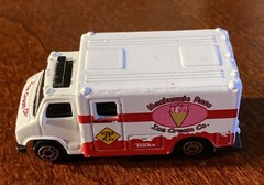 MAISTO Loose Ice Cream Truck (White Version)