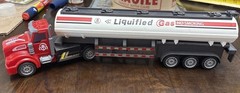 Transpoter Fuel Truck Liquified Gas. Plastic 10 Wheel Truck. Pull Back & Go!