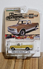 GREENLIGHT 1/64 1968 CHEVROLET C-10 ANNIVERSARY COLLECTION SERIES 2