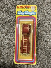1976 Vintage Diecast TOOTSIETOY Tiny Toughs Road Kings 2303 Fire Truck