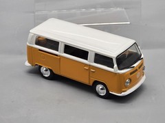 Volkswagen Type 2 Bus 1:64 Diecast Diorama Model VW Van Orange White Roof 2020