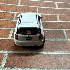 Hot Wheels 1999 Honda Civic Type R (EK9) 1:64 Diecast White Chasing J’s