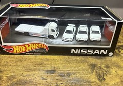 Hot Wheels Premium Diorama Box Set NISSAN SKYLINE GTR R32 R33 R34 Mild Wear