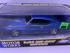 MOTOR WORKS 1:24 Scale Metallic Blue 1969 Pontiac GTO Judge Hardtop Diecast