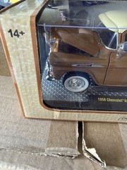 M2 Machines 1958 Chevrolet Apache Cameo Diecast Pickup Truck Brown Cream
