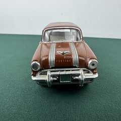Road Champs 1955 Pontiac Safari 2-Door Wagon, Cream & Brown, 1:43, Nice