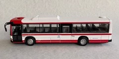 Trane Diecast Isuzu Erga Red/White Meitetsu Bus – 1:80 6″ TOY148