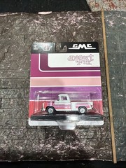 🔥NEW M2 Machines Auto Drivers White/Pink Desert Fox 1958 GMC 100 Stepside🔥