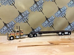 DCP 1/64 Peterbilt 379 Flatbed With Flatbed Trailer Semi Truck Farm Toy
