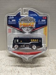 Jada 2010 Badge City Heat S.W.A.T. #011 1:87 scale Diecast Bus NIP