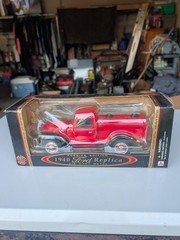 Golden Premier Edition 1:18 1940 Ford Replica Pickup Truck Diecast Red/Black