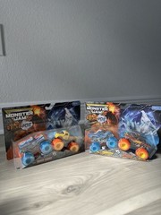 2025 Monster Jam Trucks Split Fire & Ice Exclusive Double Packs – Grave Digger