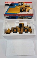 1:50 Scale Die-Cast Shinsei 615 Komatsu WA350 Wheel Loader box1