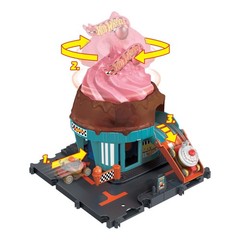 Hot Wheels City Downtown Ice Cream Swirl Playset, Plastic Track Set with…