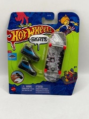 Hot Wheels Skate Tony Hawk Warped Dimension Twist Ripper Fingerboard With Shoes