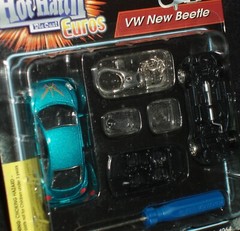 REVELL “HOT HATCH EUROs” VOLKSWAGON VW NEW BEETLE LOWRIDER 1/64 KEY RING