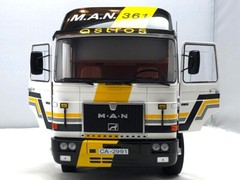 KK-Scale MAN F8 22.361 1:18 Yellow White Road King Tractor 1978 Diecast