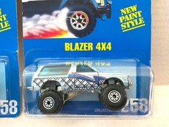 Hot Wheels BLAZER 4×4 #258 Lot of 2 Variations! All Blue Cards, METAL Bases
