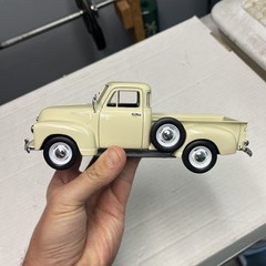 1953 Chevy 3100 Pickup Truck, Cream Welly 22087 1/24 scale Diecast Model Toy Car