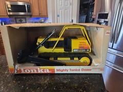 Vintage 1974 Mighty Tonka T9 Bulldozer No. 3907 NEW in Original Box