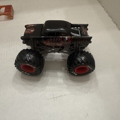 Monster Jam Series 23 AVENGER walmart Exclusive 1:64 Scale Bonus Decal Flames