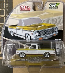 Greenlight 1:64 1972 Chevrolet C-10 Short Bed Custom Yellow and White 1352002-5C