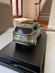 1/43 GREENLIGHT FORD ESCAPE 2013 Olive Green Diecast No Box