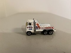 Hot Wheels 1981 Ford Steve’s Towing Wrecker Semi Tow Truck 1/64 Malaysia – Poor