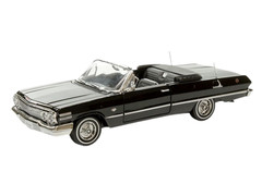 1963 Chevrolet Impala SS Convertible Diecast 1:24 Scale Model – Welly 22434BK