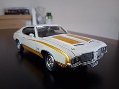 Crown Premiums 1/24 Diecast 1971 Oldsmobile 442 Napa AUTO PARTS MINT IN BOX