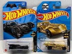 HOT WHEELS BATMOBILE X2. BATMAN vs SUPERMAN BLACK & DC BATMOBILE GOLD ON CARD