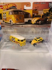 HOT WHEELS PREMIUM 2 PACK MOONEYES VW Bubble Is Partialy Open