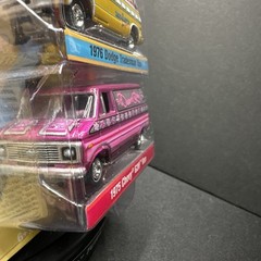 1/64 JOHNNY LIGHTNING 2 CAR SET BOOGIE VANS 1976 DODGE Tradesman 1975 Chevy G20