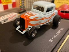 1932 Ford Hot Rod Street Rod, 1:43 scale, New in Box