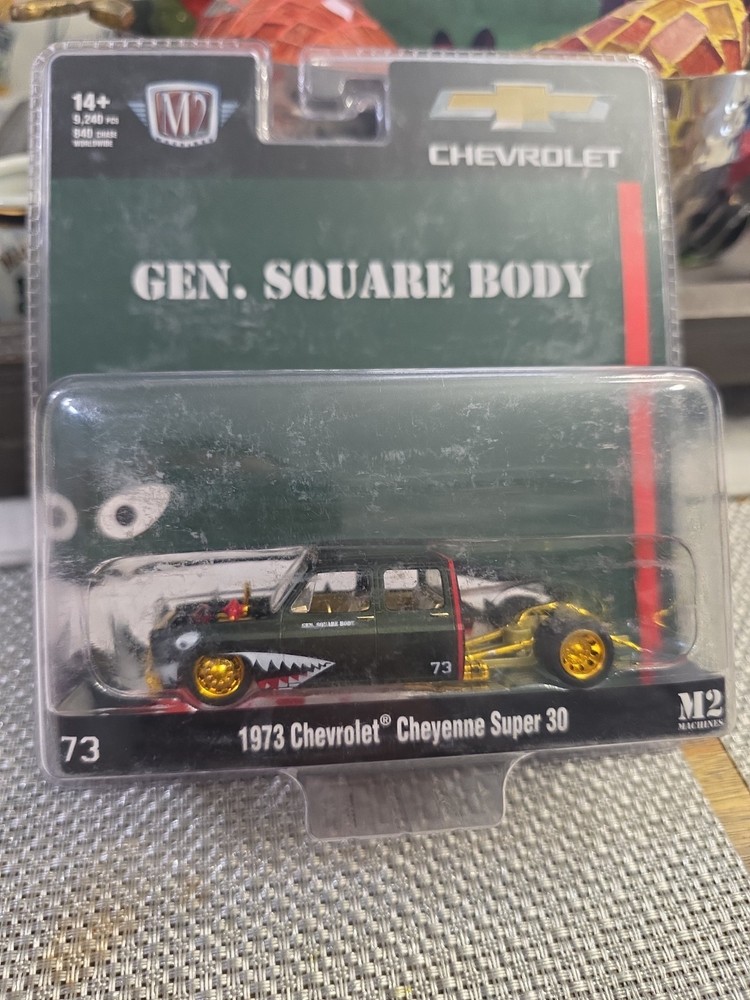 M2 Machines General Squarebody Chevy Cheyenne Super 30 Chase