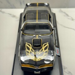1977 Pontiac Trans Am Firebird ‘Smokey and the Bandit’ Car 1/18 Black Gold | New
