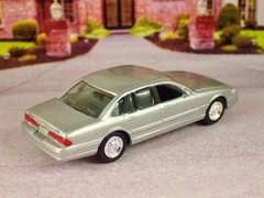 POLICE INTERCEPTOR 1997 Ford Crown Victoria 4.6L SOHC 16v V8 Sedan 1/64 Scl LE F