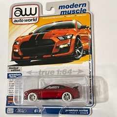 Auto World Ultra Red Chase Modern Muscle 1:64 2021 Ford Mustang Shelby GT500