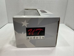 UT MODELS 1998 CHEVY CORVETTE CONVERTIBLE – ARCTIC WHITE -1:18 Scale