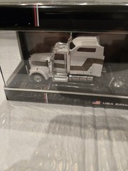 1:64 IXO Models *WHITE James Bond 007* Kenworth W900 Semi Truck NIB!