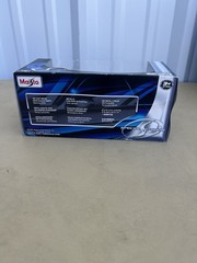 Bburago 1/24 Scale 1965 Shelby Cobra 427 Blue With White Stripes