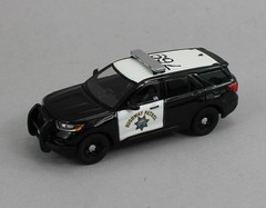 1:64 *DIECAST* California Highway Patrol *BLACK & WHITE* Police Car SUV *NIB*