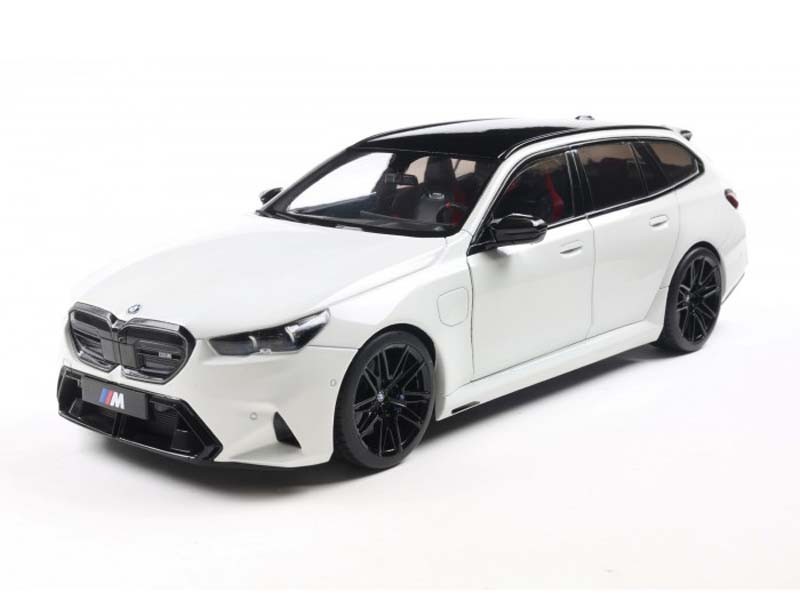 2025 BMW M5 Touring Alpine White Diecast 1:18 Scale Model – Solido S1814802