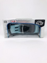 Maisto 31684 1967 Chevrolet Camaro SS 396 Convertible Diecast Car 1/18