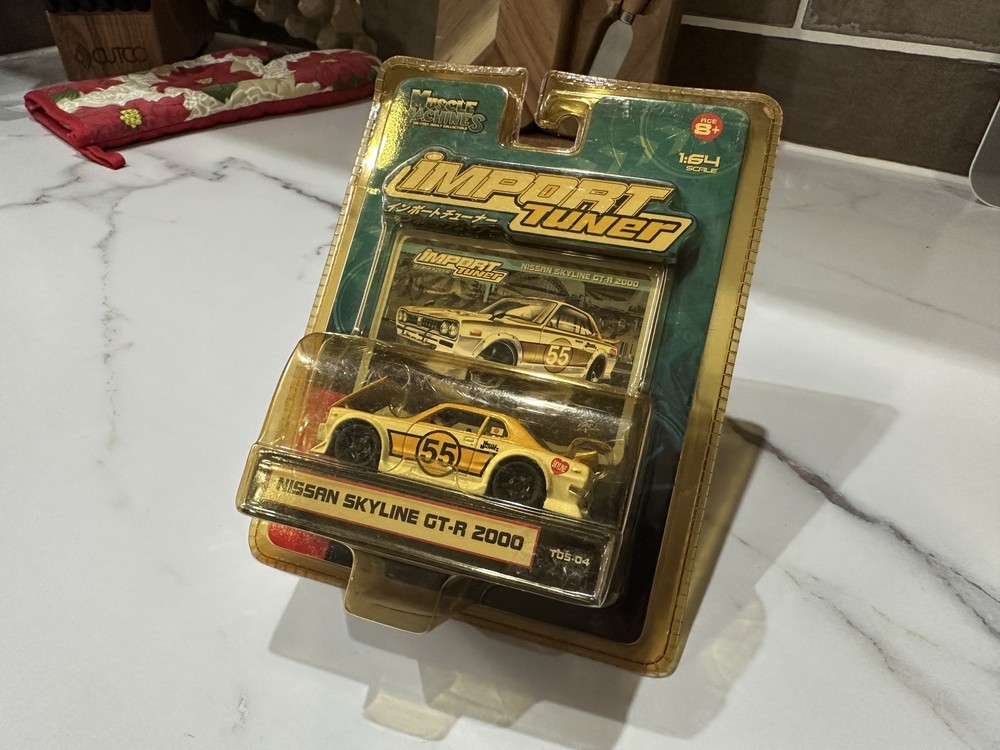 Import Tuner Nissan skyline GT-R 2000 TOS-04 1:64 scale die cast model