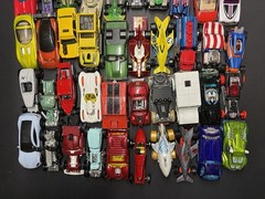 100 LOT DIECAST Metal Cars Trucks Vehicles Loose Hot Wheels Matchbox Bulk Varied