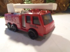 TONKA 1/64 SCALE RED DIECAST FIRE AIRAL LADDER TRUCK 1-185-1