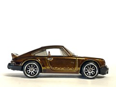 hot wheels New super treasure hunt Porsche 911 Carrera RS 2.7 LOOSE