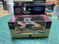M2 Machines Auto Authentic Rel 91 1:64 1953 Ford Crestline Victoria Custom