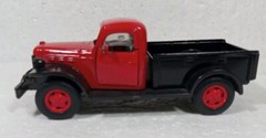 Newray 1946 Dodge Power Wagon Car Model 1:32 Opening Doors Windshield Moves